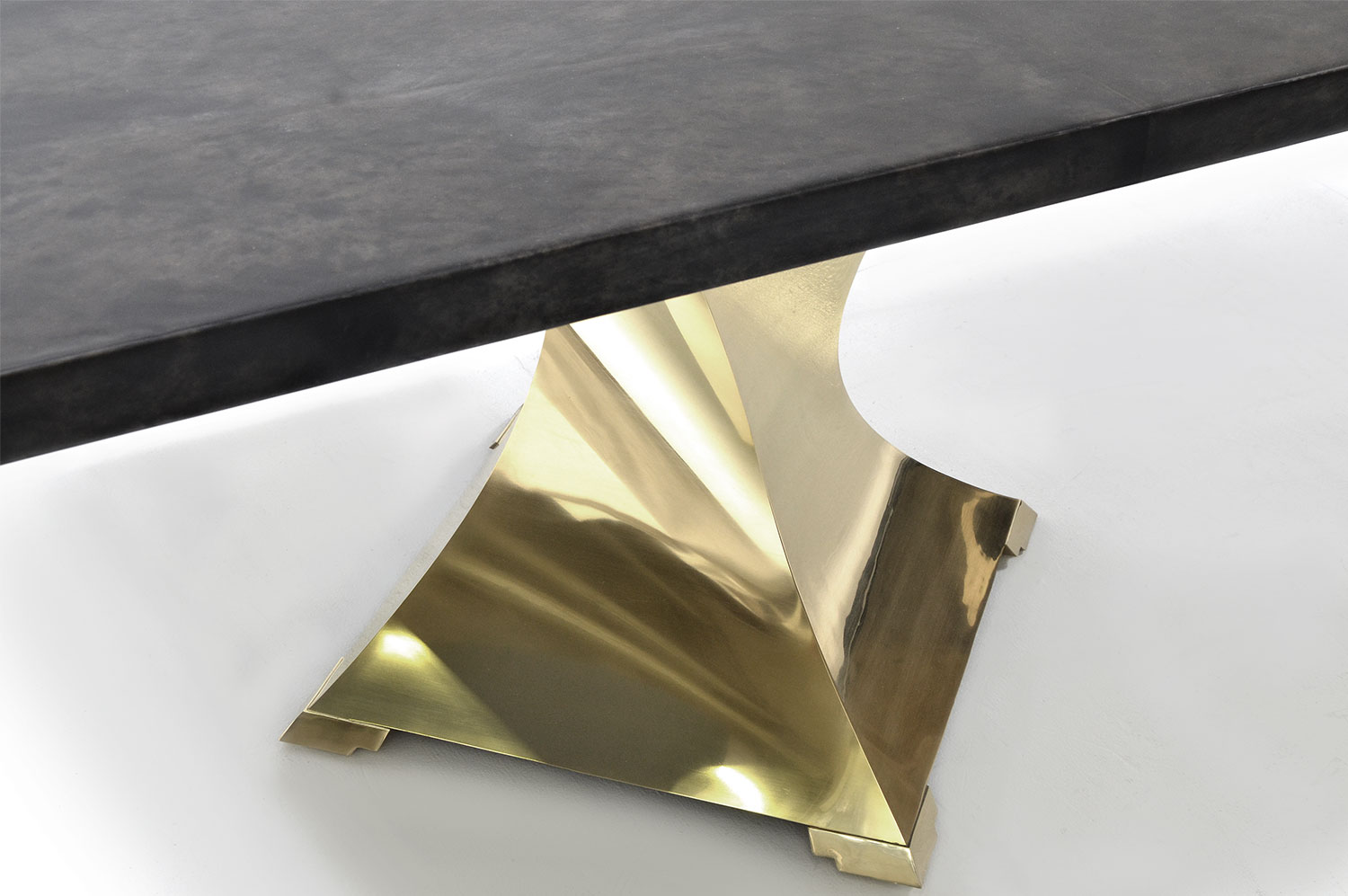 Twister Dining Table - Brass 2
